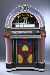WURLITZER ''BUBBLER'' JUKE BOX