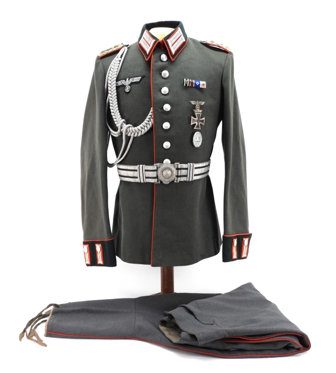WWII GERMAN OFFICERS TUNIC, BELT,