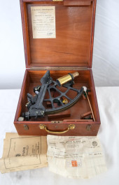 WWII SHIP'S SEXTANT IN ORIGINA