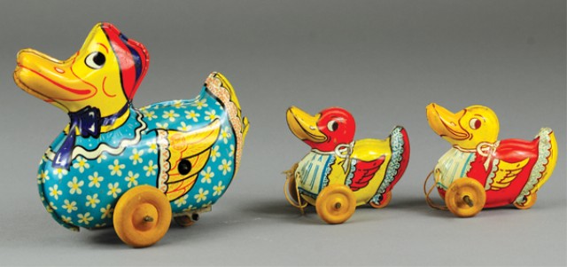 WYANDOTTE DUCK TOY Lithographed tin