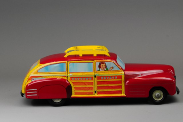 WYANDOTTE TOY TOWN SEDAN Large