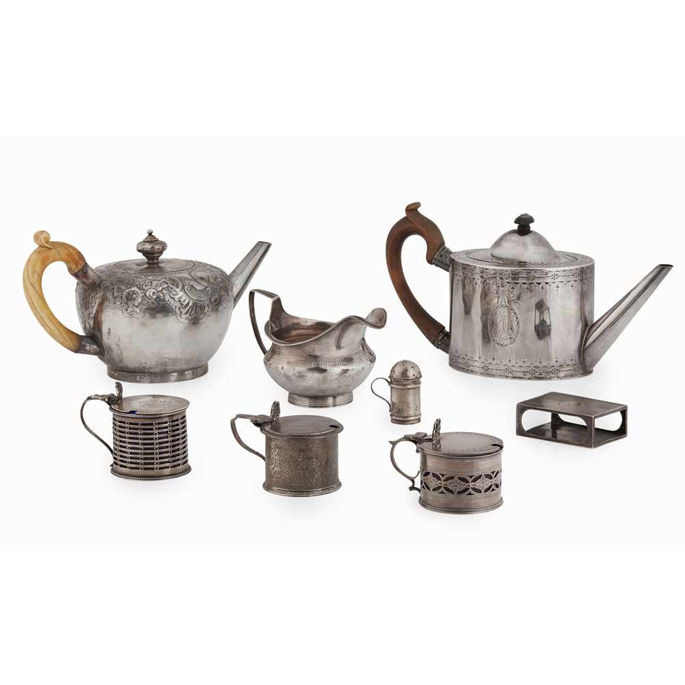 Y A VICTORIAN TEAPOT Thomas
