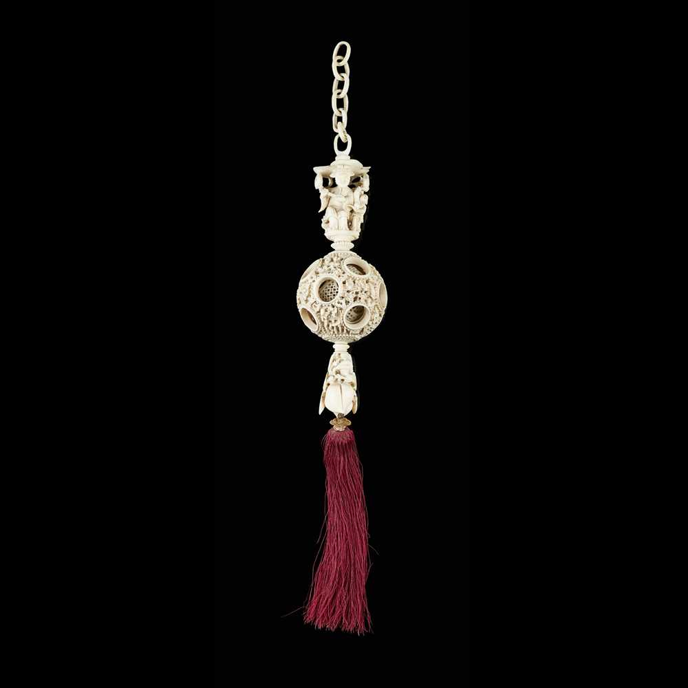 Y CARVED EIGHT-SPHERE IVORY