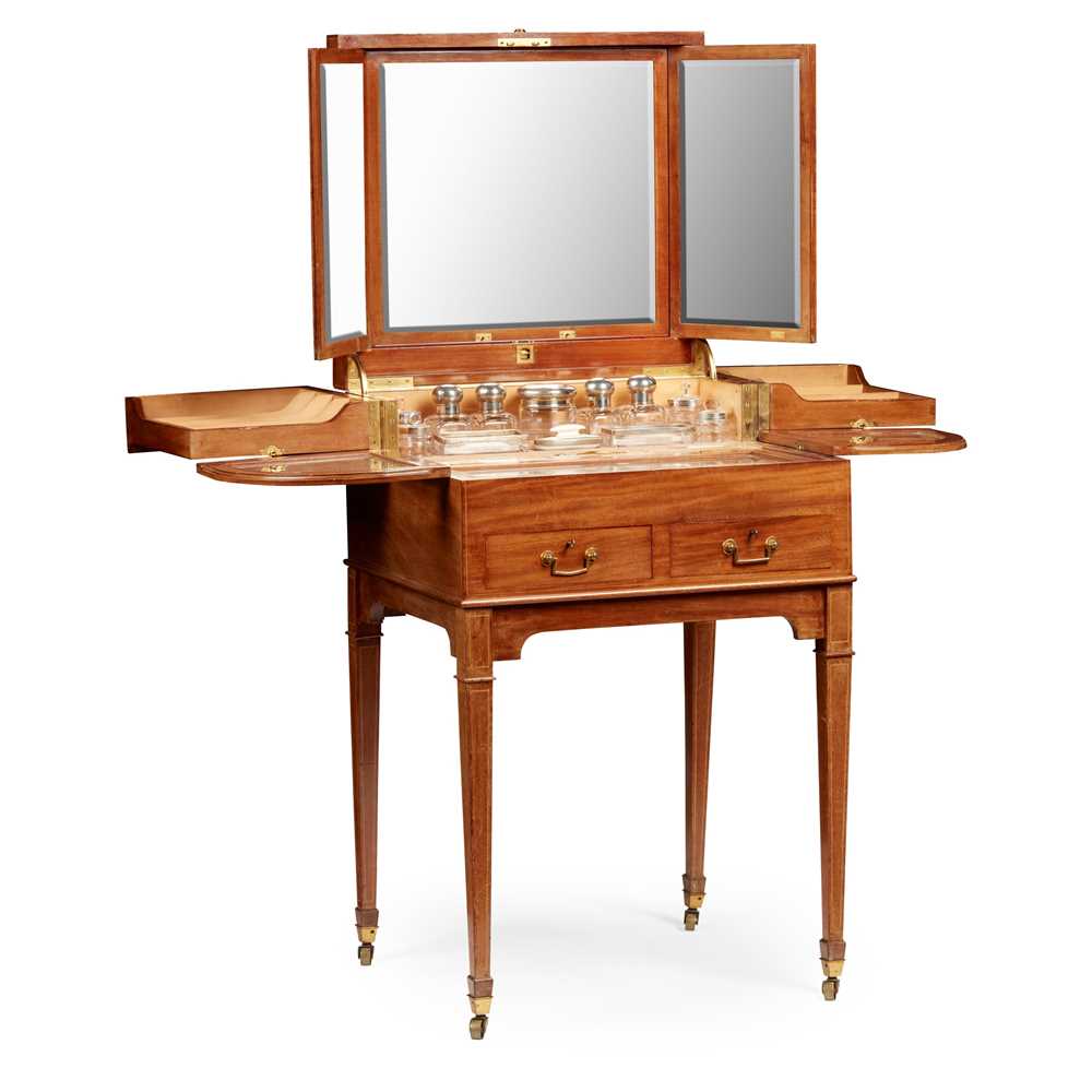 Y EDWARDIAN MAHOGANY DRESSING TABLE