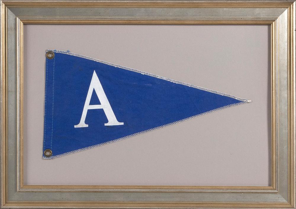 YACHT BURGEE 20TH CENTURY 17" X 9".
