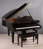 YAMAHA BABY GRAND PIANO WITH B