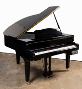 YAMAHA BLACK BABY GRAND DIGITA