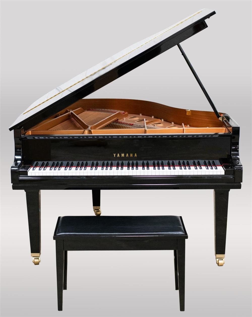 YAMAHA BLACK LACQUER BABY GRAND