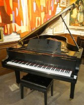 YAMAHA EBONIZED WOOD BABY GRAN