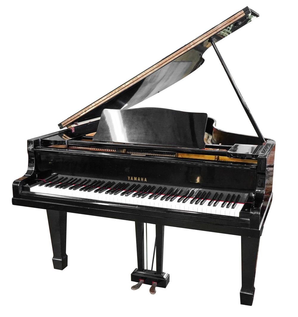 YAMAHA EBONY GRAND PIANOmodel G2;
