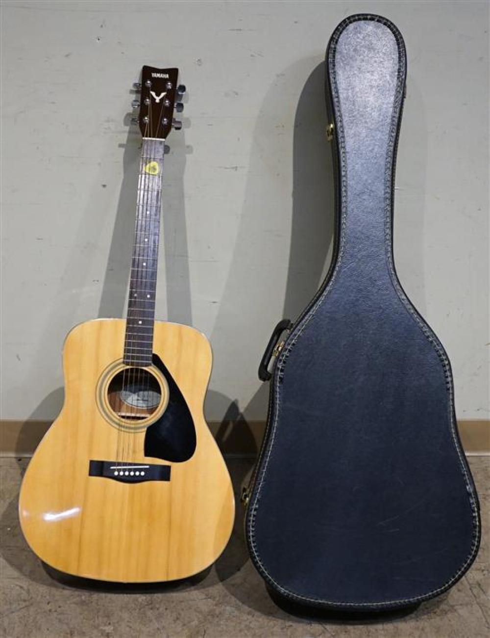 YAMAHA FG410 GUITAR WITH CASEYamaha