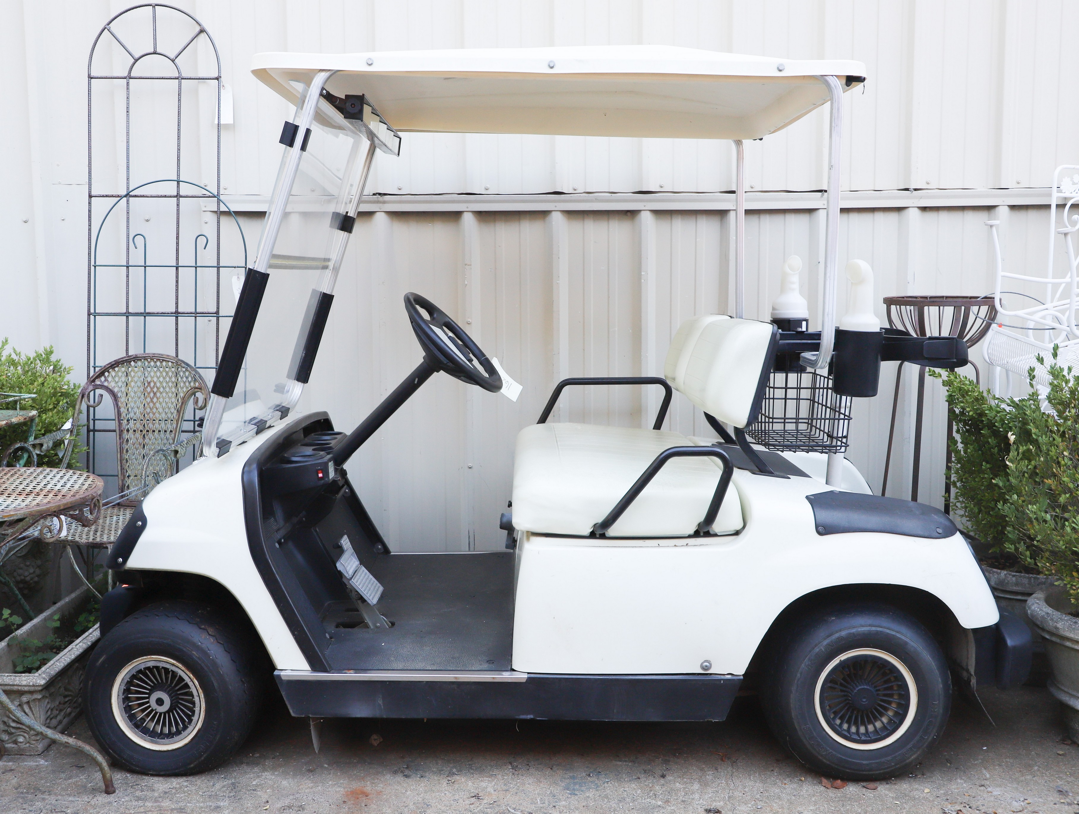 Yamaha Golf Cart, one seat, back
