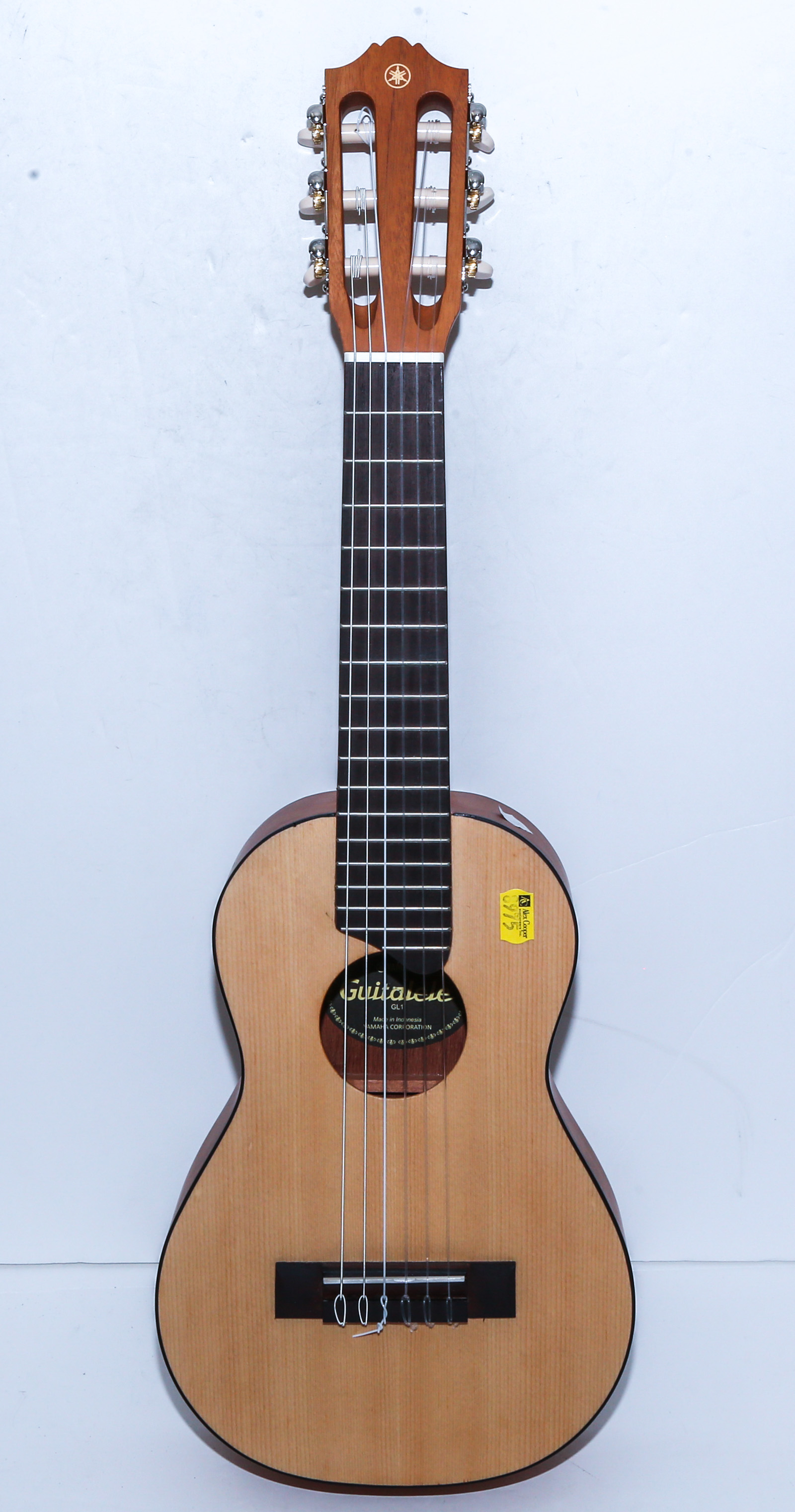 YAMAHA "GUITALELE" Modern; spruce