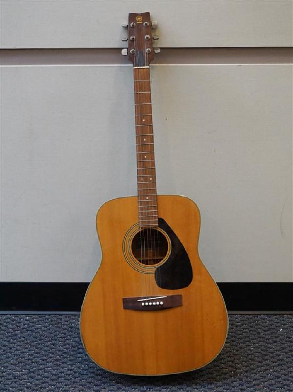 YAMAHA MODEL FG-160 ACOUSTIC