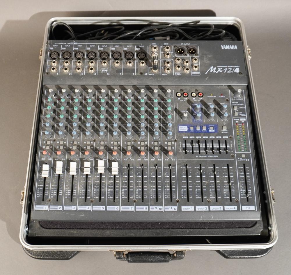 YAMAHA MX12/4 MIXING