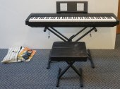 YAMAHA ON STAND P-71 ELECTRIC