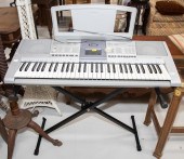 YAMAHA PSR-295 KEYBOARD With f
