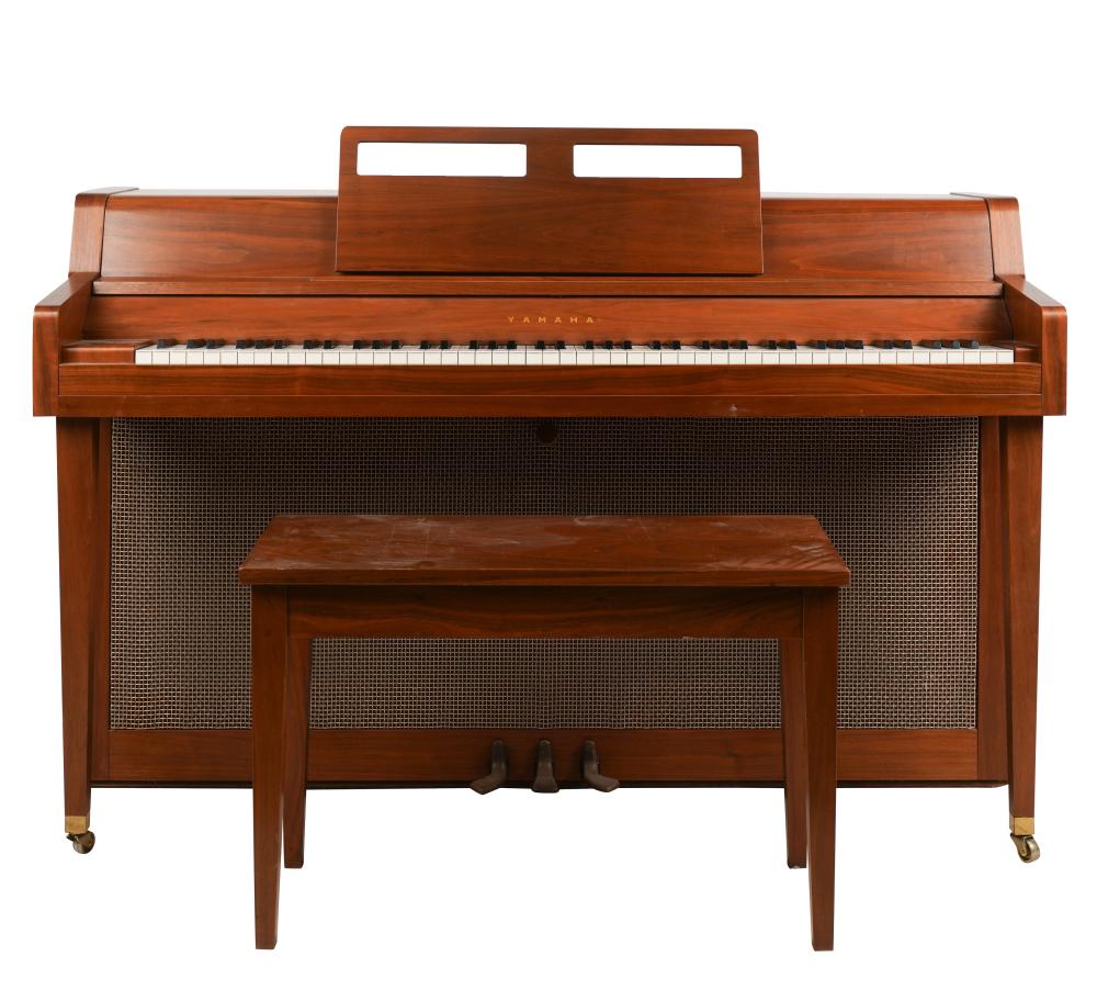YAMAHA UPRIGHT PIANOYamaha