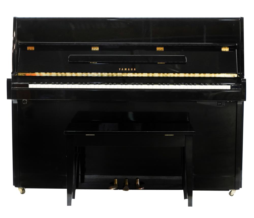 YAMAHA UPRIGHT STUDIO PIANOYamaha