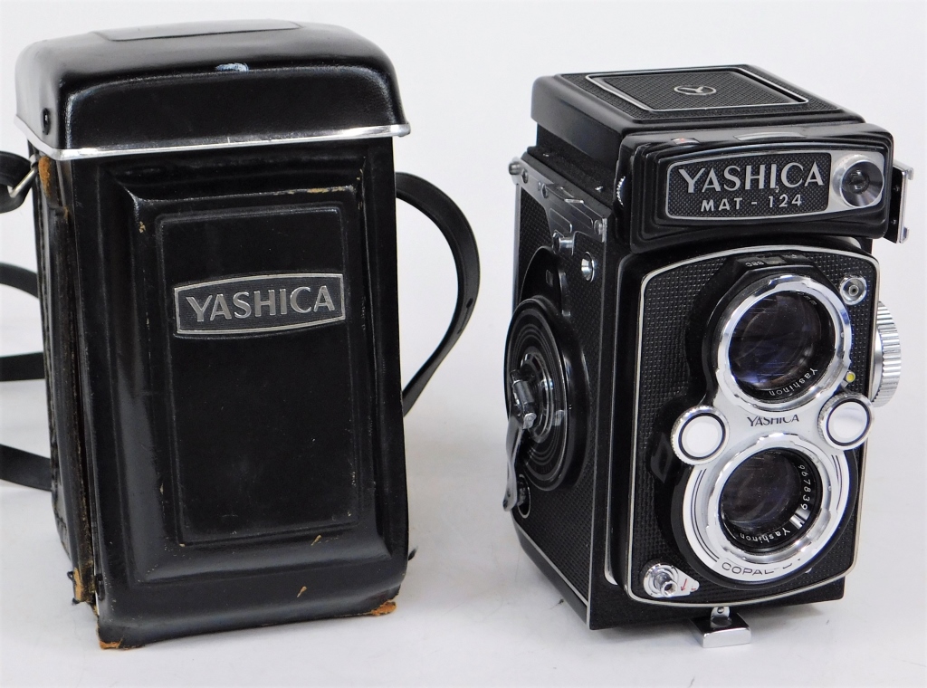 YASHICA YASHICA-MAT 124 TLR