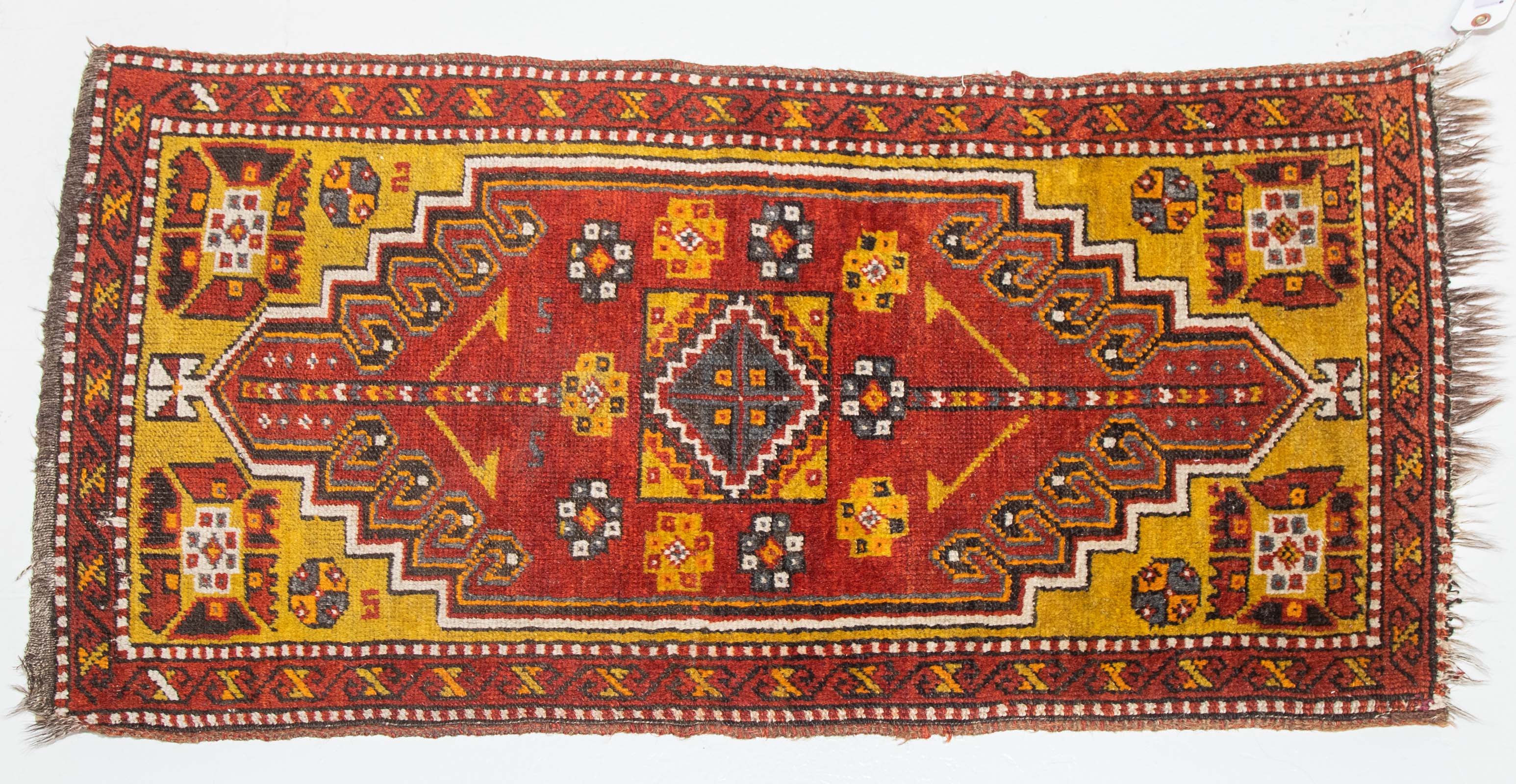 YASTIK RUG, TURKEY, 1.9 X 3.7 Third