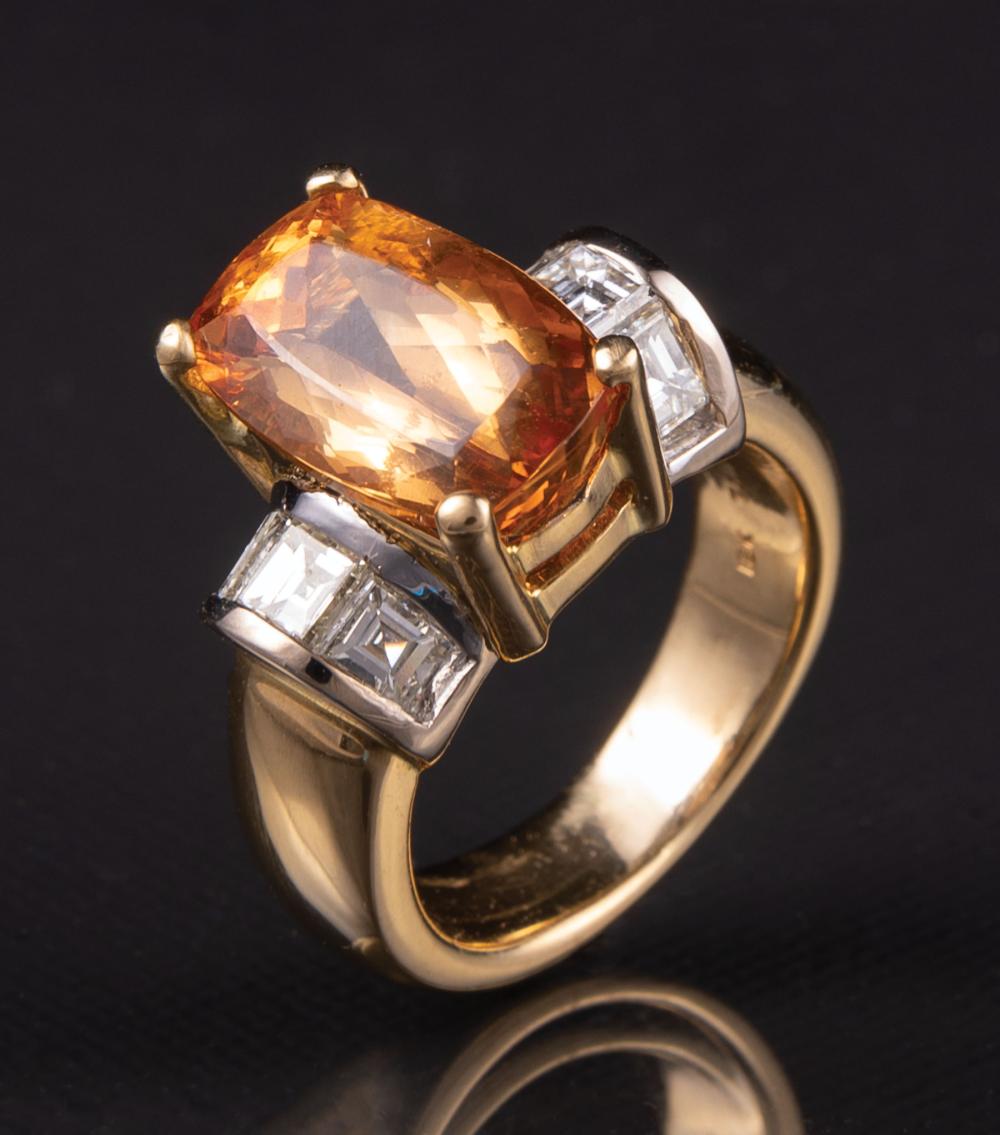 YELLOW AND WHITE GOLD, TOPAZ AND