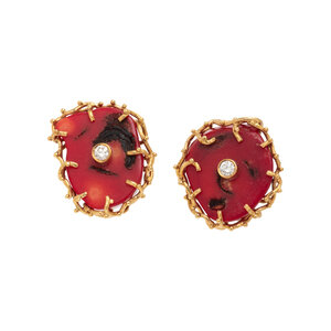YELLOW GOLD, CORAL AND DIAMOND CLIP