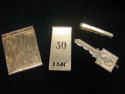 Yellow gold gentleman's accessories