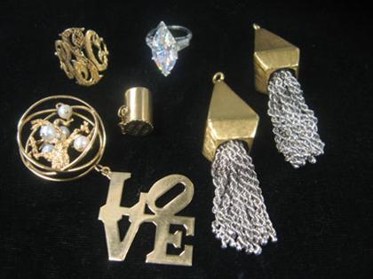 Yellow gold lady's accesories   