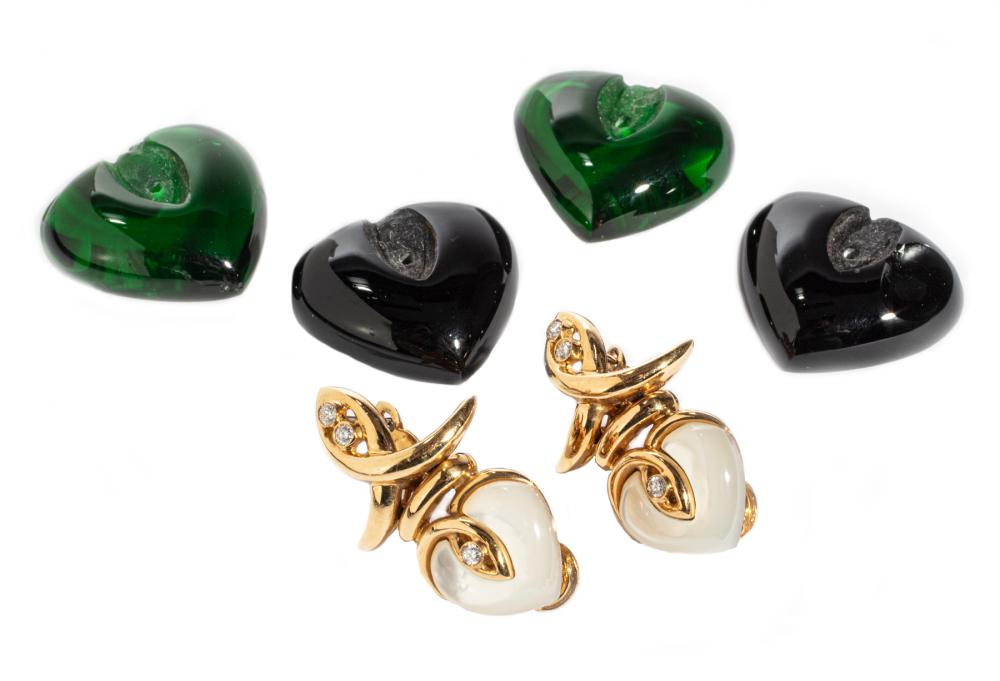 YELLOW GOLD, MOTHER-OF-PEARL AND
