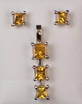 YELLOW SAPPHIRE AND GOLD PENDA