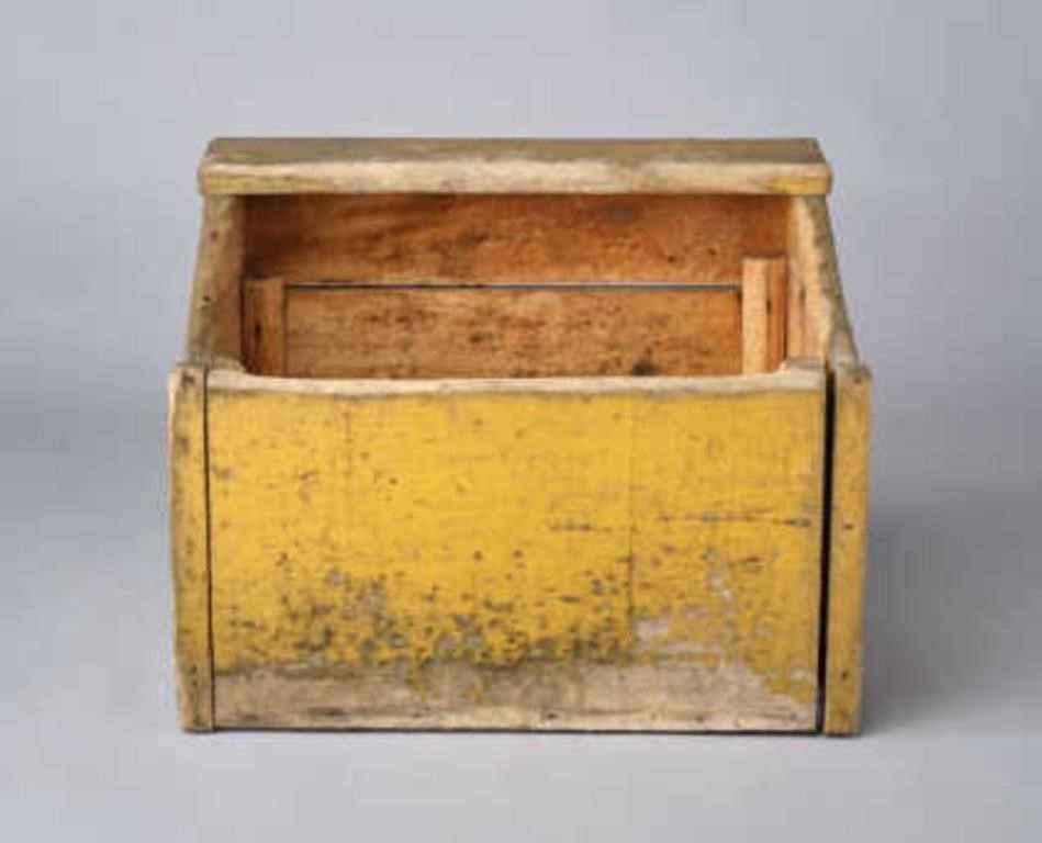 YELLOW WOOD BOXA small firewood