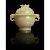YELLOWISH PALE CELADON JADE CE