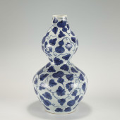 YUAN BLUE AND WHITE GOURD BOTT