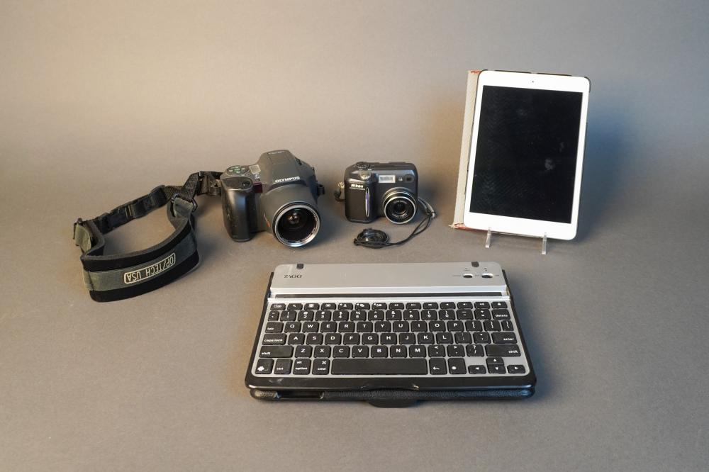 ZAGG KEYBOARD CASE AND IPAD MINI,