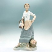 ZAPHIR PORCELAIN FIGURINE, STA
