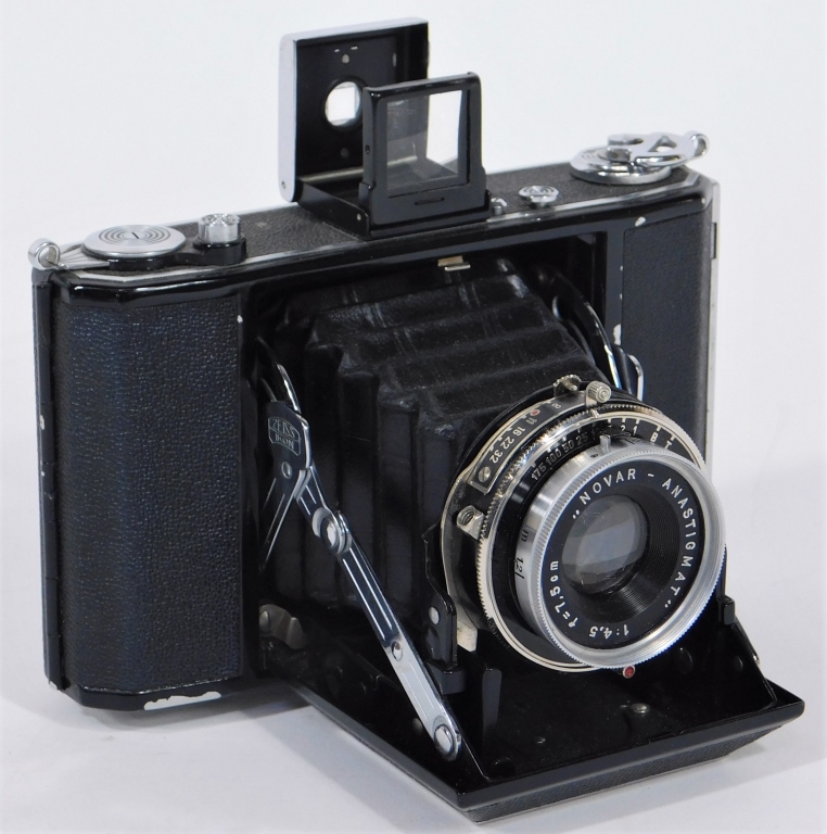 ZEISS IKON IKONTA 520/16 CAMERA,