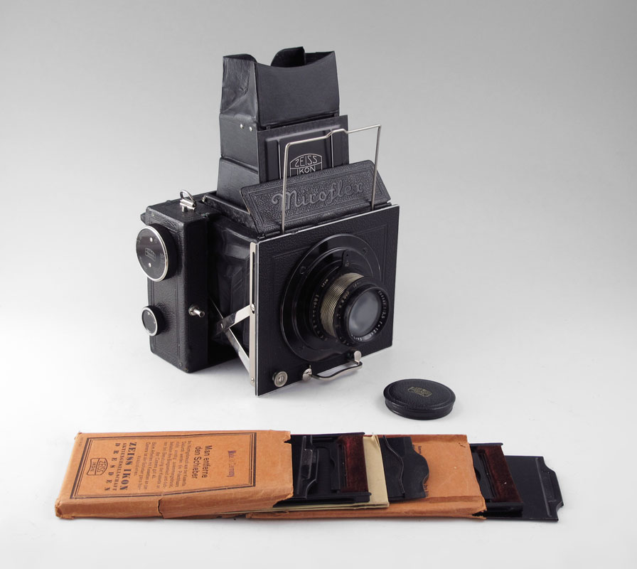 ZEISS IKON MIROFLEX CAMERA: With