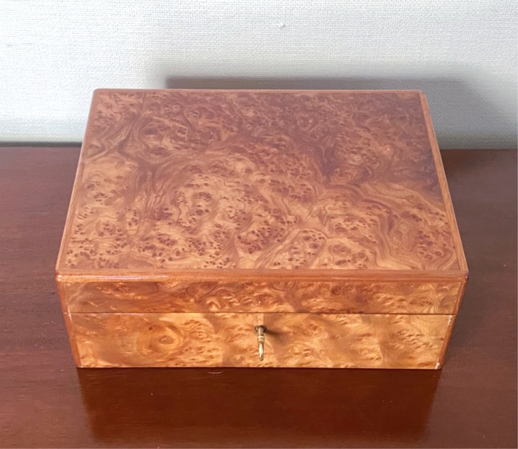 ZINO BIRDSEYE MAPLE HUMIDORIncludes