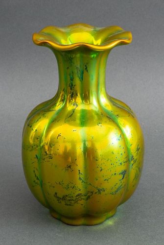 ZSOLNAY HUNGARY EOSIN IRIDESCENT