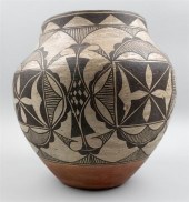 ZUNI POT (OLLA)ZUNI POT (OLLA)